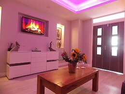 Eden Suite Sasco Apartments