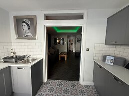 Eden Suite Sasco Apartments