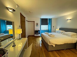 Harbourside Apartments