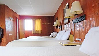 Indianhead Ironwood Motel