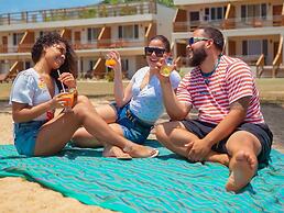 Pelican Beach Resort