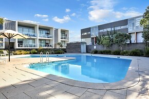 Coast 21 - 3 bedroom poolside apartment