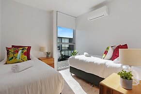 Coast 21 - 3 bedroom poolside apartment