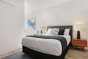 Coast 21 - 3 bedroom poolside apartment