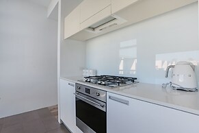 Coast 21 - 3 bedroom poolside apartment