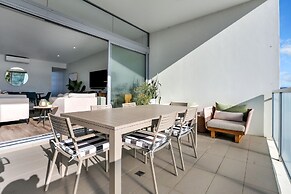 Coast 21 - 3 bedroom poolside apartment