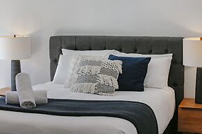 Coast 21 - 3 bedroom poolside apartment