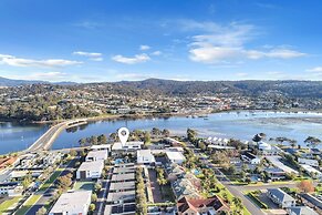 Coast 21 - 3 bedroom poolside apartment