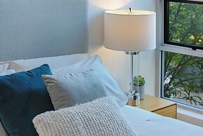 Coast 21 - 3 bedroom poolside apartment