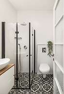 Mr. Agrippa - By TLV2GO