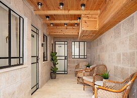 Mr. Agrippa - By TLV2GO