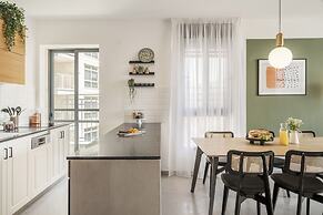 Mr. Agrippa - By TLV2GO