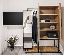 Mr. Agrippa - By TLV2GO