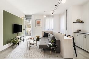 Mr. Agrippa - By TLV2GO