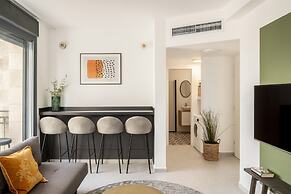 Mr. Agrippa - By TLV2GO