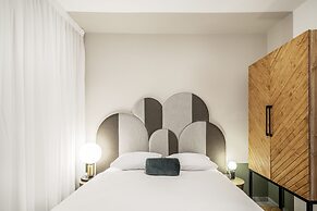 Mr. Agrippa - By TLV2GO