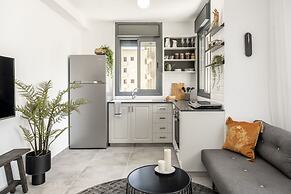 Mr. Agrippa - By TLV2GO