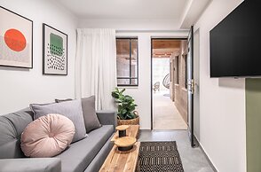 Mr. Agrippa - By TLV2GO