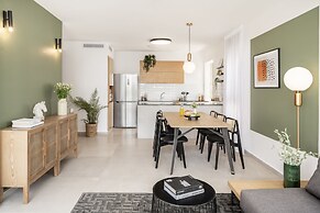 Mr. Agrippa - By TLV2GO