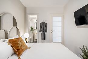 Mr. Agrippa - By TLV2GO