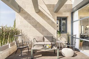 Mr. Agrippa - By TLV2GO