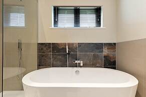 Ael-y-bryn - Luxury Lodge Hot Tub Three En-suite Bedrooms