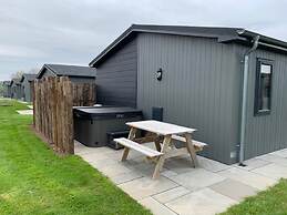 Ael-y-bryn - Luxury Lodge Hot Tub Three En-suite Bedrooms