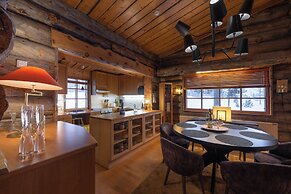 Kuukkeli Log Houses Teerenpesä - Premium Suite A48