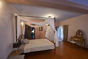 Villa in Malaki in Sea With Playground