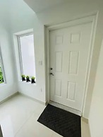 Comfortable European Style Home 4BR 4BA in Miami by ASVR-13670