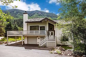 4515 Bighorn Rd. 4 Bedroom Home by RedAwning
