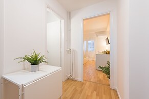 Apartment at Megaro Mousikis metro station 1bed 2 pers