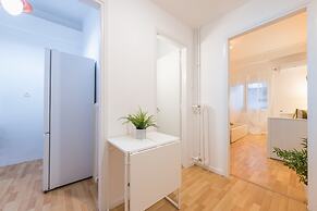 Apartment at Megaro Mousikis metro station 1bed 2 pers