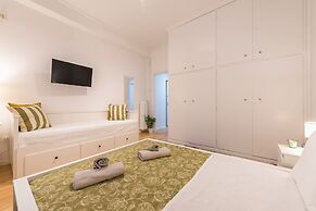 Apartment at Megaro Mousikis metro station 1bed 2 pers