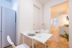 Apartment at Megaro Mousikis metro station 1bed 2 pers