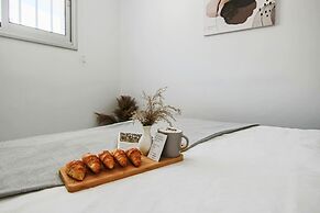 Phaedrus Living: Seaside Luxury Flat Athina 21