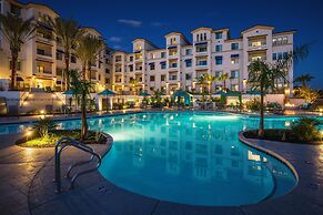 Resort Condo in Desirable Chandler. Tons of Amenities. Walk to Everyth