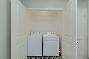 Wonderful 2 bedroom BRAND NEW Condo at The Cays Ocotillo! 30 Night Min