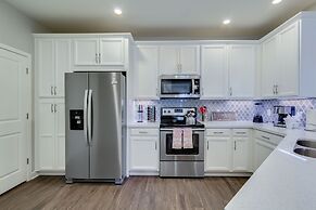 Wonderful 2 bedroom BRAND NEW Condo at The Cays Ocotillo! 30 Night Min