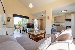 Villa Amorosa in Neo Chorio