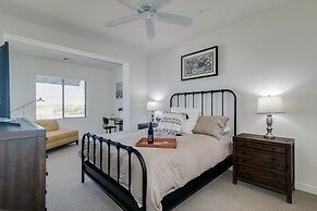 Views in Luxury Resort Condo in Chandler! Amenities Galore! Walk to Re