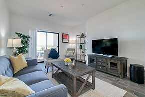 Views in Luxury Resort Condo in Chandler! Amenities Galore! Walk to Re