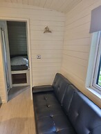 Glamping Hut - Riverview 4