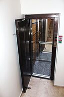 White Crown Apartman ve Yaşam Merkezi