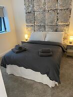 No2 Sandy Bay , Luxury Beachfront Apartment