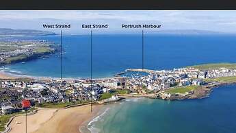 No2 Sandy Bay , Luxury Beachfront Apartment