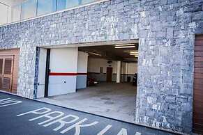 No2 Sandy Bay , Luxury Beachfront Apartment