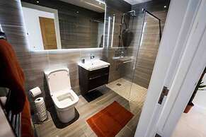 No2 Sandy Bay , Luxury Beachfront Apartment