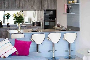 No2 Sandy Bay , Luxury Beachfront Apartment