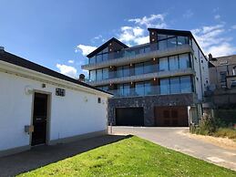 No2 Sandy Bay , Luxury Beachfront Apartment